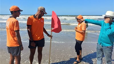 مدير شاطئ بورسعيد: إنقاذ أكثر من 200 حالة غرق خلال أغسطس.. ونرفض الإغلاق لحماية السياحة والتجارة