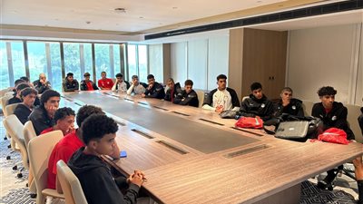 محاضرة فنية للاعبي منتخب الناشئين قبل مواجهة سلطنة عمان بكأس الخليج