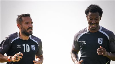 بعد التعافي من الإصابة.. علي معلول يشارك في تدريبات الصفاقسي التونسي