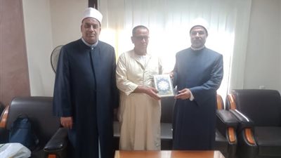 لجهودهم المخلصة في خدمة بيوت الله.. أوقاف القاهرة تكرم المتميزين من أئمة وعمال مسجدي فاطمة الزهراء وأحمد حسانين