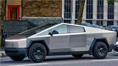 فككت عظامه.. عائلة تقاضي شركة تسلا بعد وفاة مالك شاحنة سايبرترك في حريق مروع.. ما القصة؟