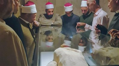 وفد من وزارة الأوقاف يزور متحف آثار شرم الشيخ ويعرب عن انبهاره بالمومياوات الملكية | صور 
