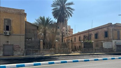 رئيس حي السويس يعلن القبض على شخص شوه سور بيت المساجيري التاريخي