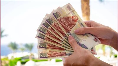 هل يجوز اقتراض المال بفائدة من صديق؟.. أمين الفتوى يجيب