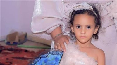 مصرع طفلة وإصابة 4 آخرين في حادث تصادم موتوسيكل وتوك توك بإسنا