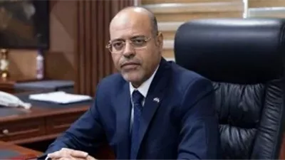 وزير العمل يعلن صرف إعانة وتوفير وظيفة جديدة لعاملة فقدت صغيرتها بعد رفض مديرتها منحها إجازة