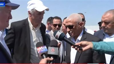 وفد من مجلس الشيوخ الأمريكي يصل إلى معبر رفح لتفقد المساعدات 