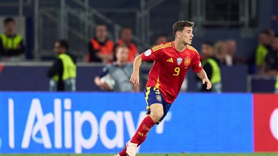 استبعاد لاعب برشلونة من قائمة منتخب إسبانيا للإصابة