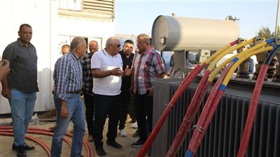 محافظ الوادي الجديد: تدعيم محطة كهرباء الفرافرة بـ5 ماكينات إضافية