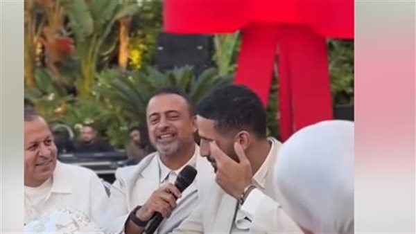 بكاء عريس أثناء عقد