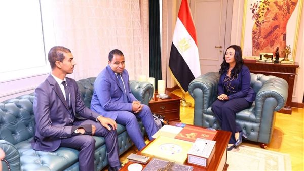 وزيرة التضامن تشيد