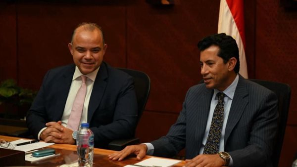 وزير الشباب والرياضة