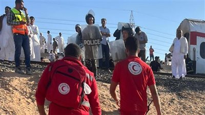 الهلال الأحمر يزور مصابي حادث قطار مطروح بالمستشفيات ويقدم الدعم النفسي
