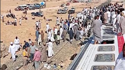 مصادر: سبب حادث انقلاب قطار مطروح اصطدامه بلودر