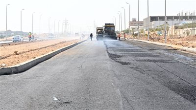 وزير الإسكان يتابع تطوير الطرق والمرافق بالمناطق الصناعية بالعاشر من رمضان