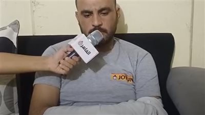 دفع ثمن شهامته.. اعتداء وحشي وتقطيع يدي سائق ببورسعيد| فيديو 