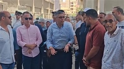 محافظ الجيزة ينفعل على نائب رئيس حي بولاق الدكرور: المفروض تبقى الحارة ماشية في الشارع