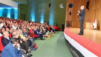 وزير التعليم يعقد مؤتمرًا مع مديري المدارس لمتابعة الاستعدادات للعام الدراسي الجديد