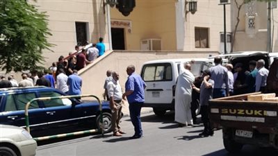 بكاء الأسرة ووداع الأصدقاء.. لقطات من جنازة نجل الفنان إبراهيم سعفان| صور