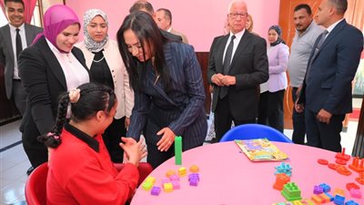 وزيرة التضامن تزور دار رعاية التثقيف الفكري للفتيات بحلوان | صور