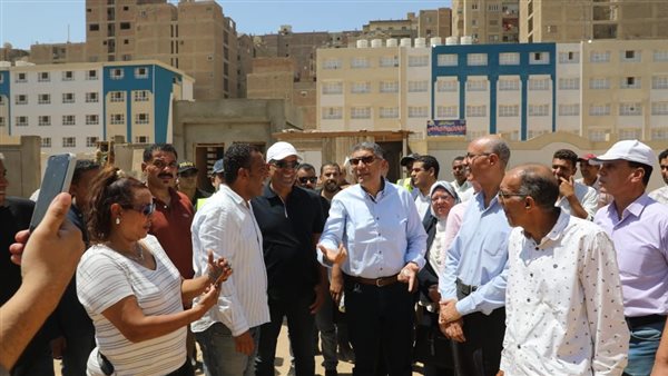 جانب من جولة المحافظ