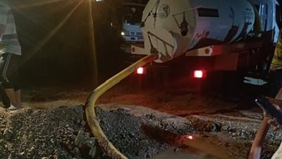 سكرتير عام الأقصر يتابع ميدانيًا إصلاح كسر خط طرد الصرف الصحي بالحبيل