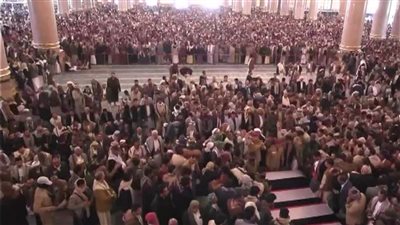 تشييع جثمان رئيس حكومة الحوثي ووزرائه.. وإعلام الجماعة: إسرائيل فتحت على نفسها أبواب الجحيم 