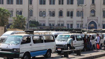 محافظ القاهرة: نقل مواقف الميكروباص العشوائية من كوبري الليمون وميدان رمسيس إلى أحمد حلمي