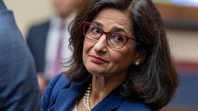 رئيسة سابقة لجامعة كولومبيا.. من هي المصرية نعمت شفيق المستشارة الاقتصادية لرئيس الوزراء البريطاني؟