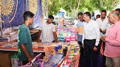 لدعم محدودي الدخل.. توجيه مهم من محافظ أسوان بشأن معارض أهلًا مدارس