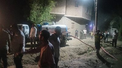 كسر بخط طرد صرف صحي رئيسي بمنطقة الحمزية في الحبيل.. ومياه الأقصر تطمئن المواطنين