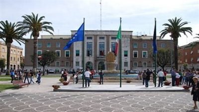 صدمة في إيطاليا.. طالبة تفقد حياتها بعد سقوطها من شرفة منزلها عقب رسوبها في الامتحان