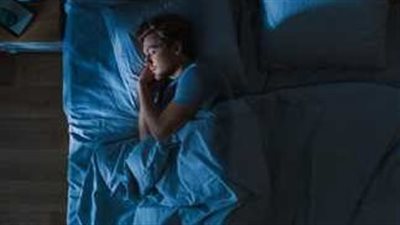 طبيب يحذر: النوم أقل من 6 ساعات يرفع خطر النوبات القلبية بنسبة 200%