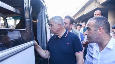 محافظ الإسكندرية يوجه بسرعة تسليم موقف الساعة إلى إدارة المواقف