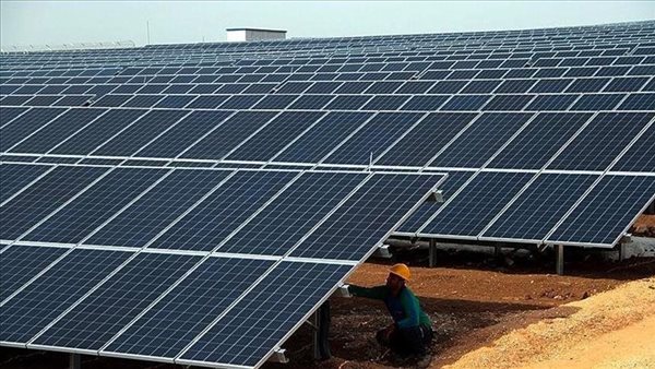 ألواح شمسية- تعبيرية