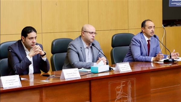 الدكتور عمرو عثمان