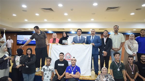 رئيس جامعة بنها يشهد