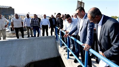 وزير الإسكان يتفقد أعمال رفع كفاءة محطة المياه الرئيسية بمدينة العبور