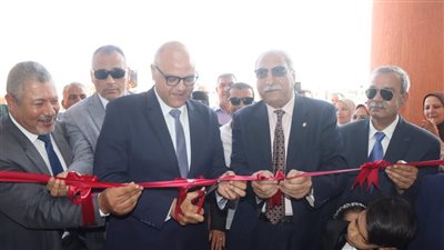 تزامنًا مع احتفالات العيد القومي.. محافظ القليوبية يفتتح إدارة العبور التعليمية 