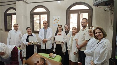 مستشفى طهطا العام بسوهاج يوزع حلوى المولد النبوي على مرضى الغسيل الكلوي| صور