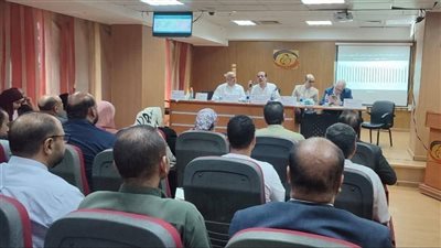 نائب وزير الصحة يوصي بمكافأة فريق صحة البيئة بالقليوبية بعد وصول مؤشرات الأداء إلى 100٪