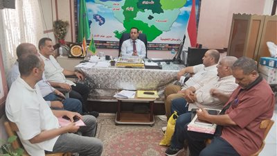 مدير تعليم طامية بالفيوم يبحث استعدادات العام الدراسي الجديد 2025/2026