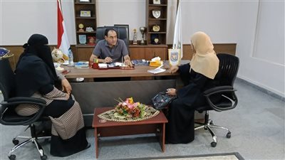 لبحث مطالبهم وحل مشاكلهم.. رئيس مدينة دهب يعقد الاجتماع الأسبوعي مع المواطنين