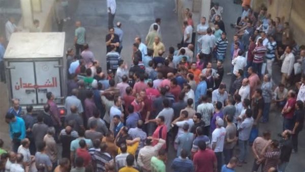 وقفة عمال شركة الشمعدان