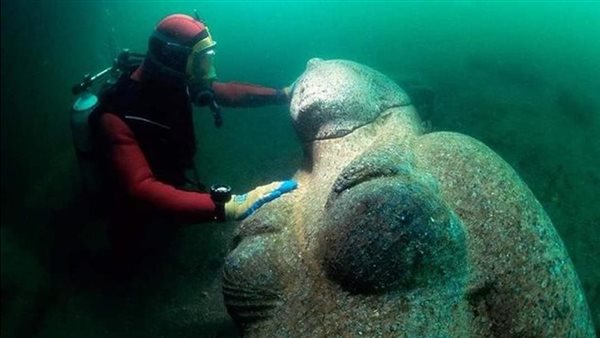  تمثال ملكة بطلمية