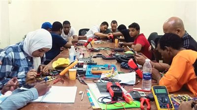 استخراج وطباعة 744 شهادة قياس مهارة وكارنيه مزاولة مهنة بنظام الطباعة المميكنة الجديدة بأسوان