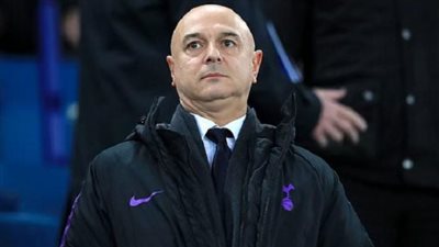 بعد 25 عامًا.. توتنهام يعلن رحيل الرئيس التنفيذي للنادي