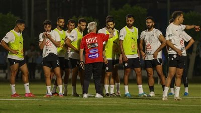 محمد شريف يقود الهجوم.. حلمي طولان يعلن تشكيل منتخب كأس العرب لودية الجزائر 