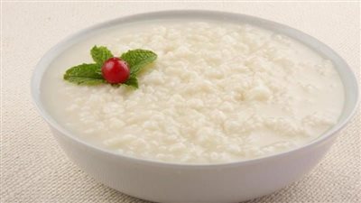 طريقة عمل أرز بلبن في الفرن بوصفة رائعة.. طعم زي المحلات