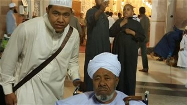 الآلاف يشيعون جثمان